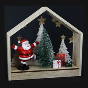 Maison lumineuse en Bois Boni avec scène Père Noël