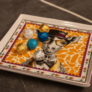 Plateau carré porcelaine Volker Mr Girafe 19x19cm